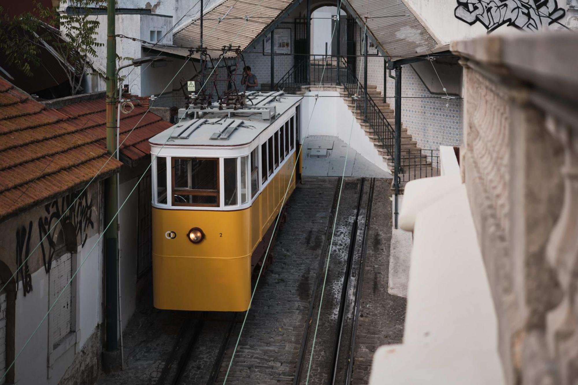 Torel Palace Lisbon Luaran gambar The lower station